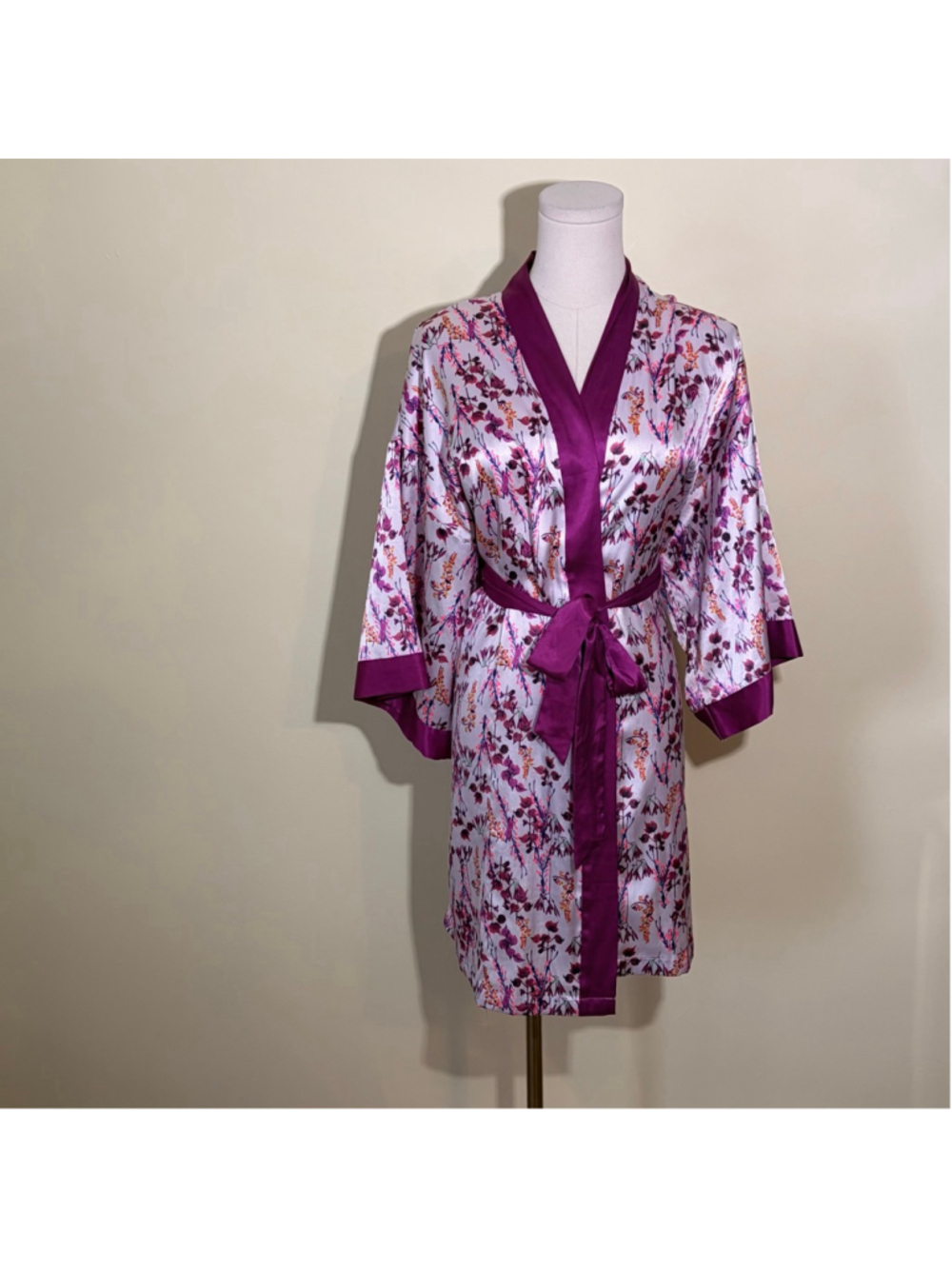 Victoria's Secret Kimono Satin Robe Pink Floral, SZ M - Picture 1 of 9